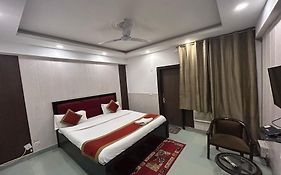 Hotel B K House